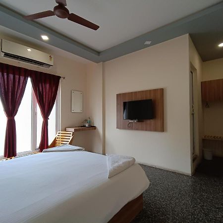 פונדיצ'רי Hotel Blue Stone מראה חיצוני תמונה